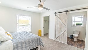 Central Great Plains / CN678 Bedroom 69343