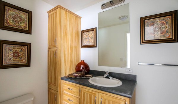 York Built / Y40 Bathroom 7509