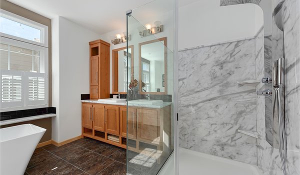 Next Generation / NG14 Bathroom 23096