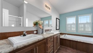 Central Great Plains / CN204 Bathroom 23121