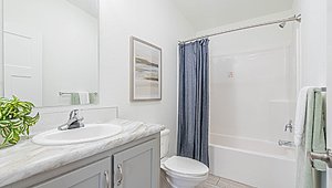 Central Great Plains / Cortland CN964 Bathroom 82407
