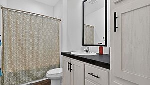 Central Great Plains / Hidden Valley 2976 Bathroom 144790