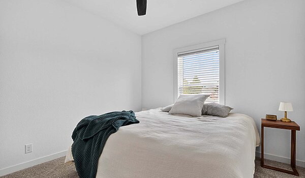 Central Great Plains / Hidden Valley 2976 Bedroom 144781