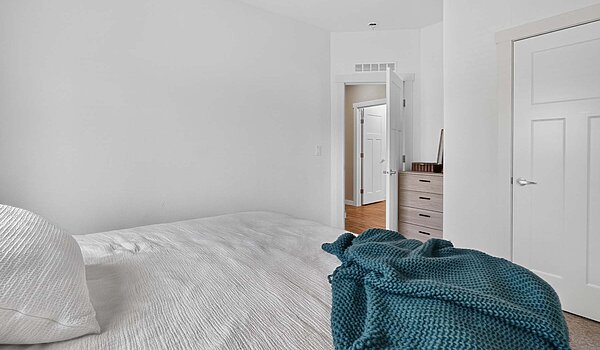 Central Great Plains / Hidden Valley 2976 Bedroom 144782