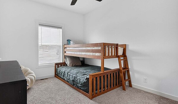 Central Great Plains / Hidden Valley 2976 Bedroom 144783