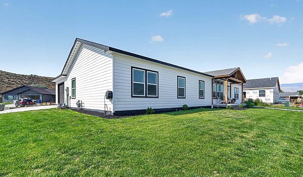 Central Great Plains / Hidden Valley 2976 Exterior 144746