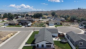 Central Great Plains / Hidden Valley 2976 Exterior 144748