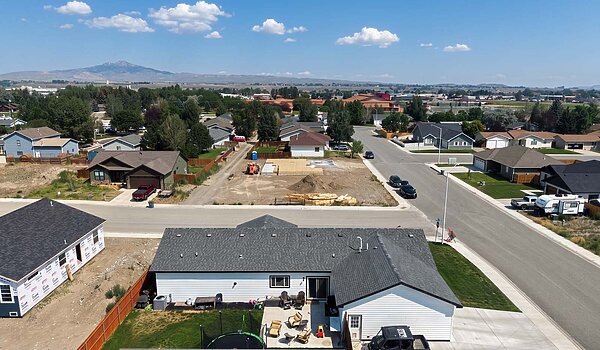 Central Great Plains / Hidden Valley 2976 Exterior 144757