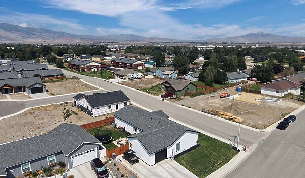 Central Great Plains / Hidden Valley 2976 Exterior 144758