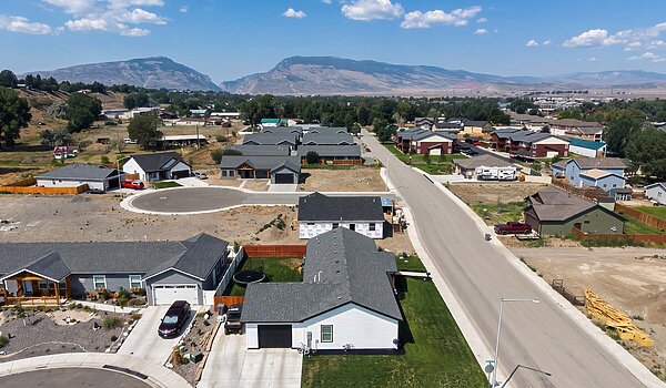 Central Great Plains / Hidden Valley 2976 Exterior 144759