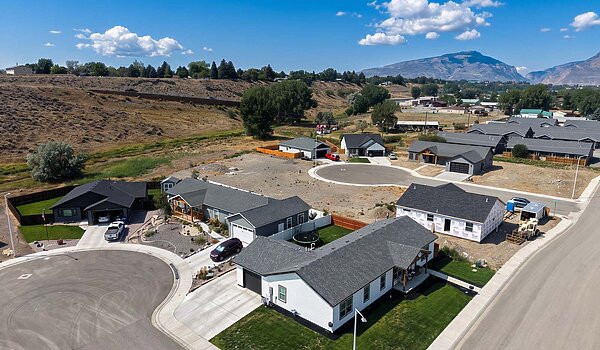 Central Great Plains / Hidden Valley 2976 Exterior 144760