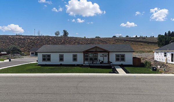Central Great Plains / Hidden Valley 2976 Exterior 144744
