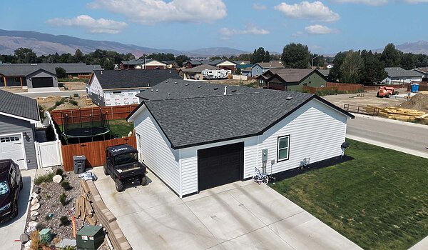 Central Great Plains / Hidden Valley 2976 Exterior 144753