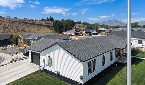 Central Great Plains / Hidden Valley 2976 Exterior 144751