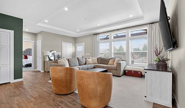 Central Great Plains / Hidden Valley 2976 Interior 144773