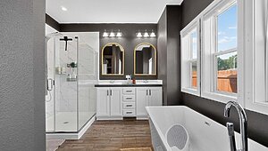Central Great Plains / Hidden Valley 2976 Bathroom 144787