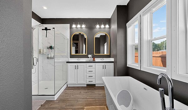 Central Great Plains / Hidden Valley 2976 Bathroom 144787