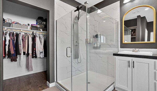 Central Great Plains / Hidden Valley 2976 Bathroom 144788