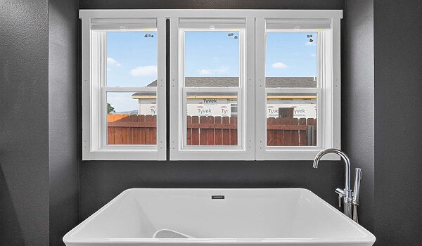 Central Great Plains / Hidden Valley 2976 Bathroom 144789