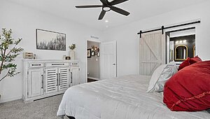 Central Great Plains / Hidden Valley 2976 Bedroom 144780