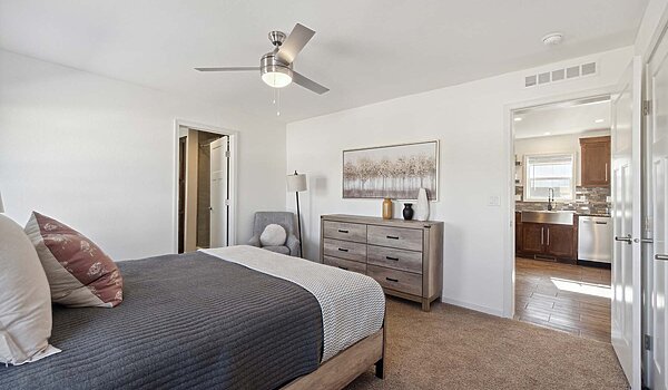 Enterprise / Pika-E Bedroom 140301