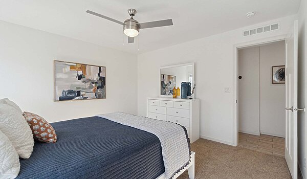 Enterprise / Aurora-E Bedroom 140271