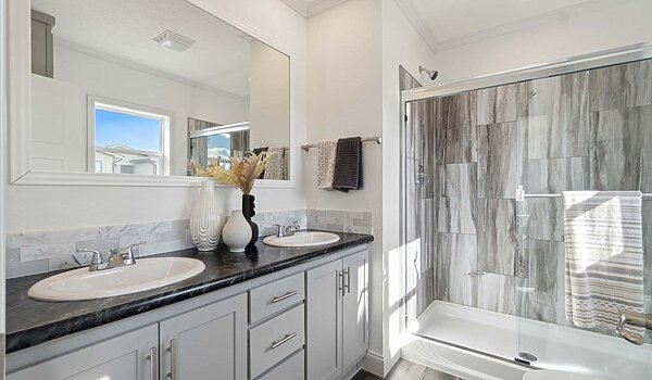 Enterprise / Orion-E Bathroom 140241