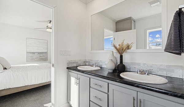 Enterprise / Orion-E Bathroom 140243