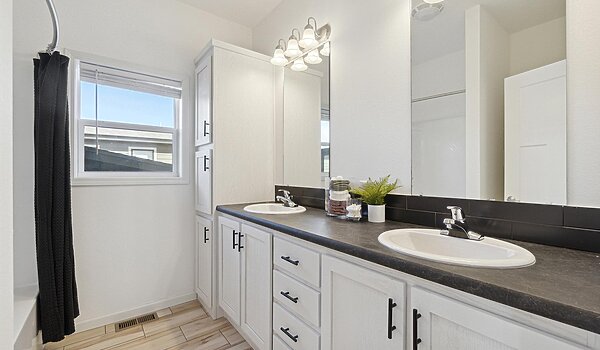 Lifestyle / Nova-L Bathroom 140190