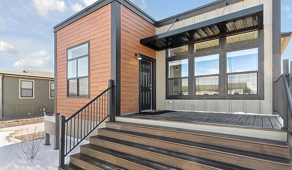Lifestyle / Nova-L Exterior 140193