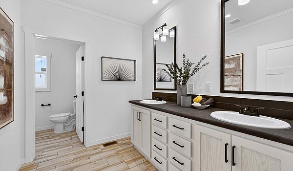 Platte / Meadowlark Bathroom 140343