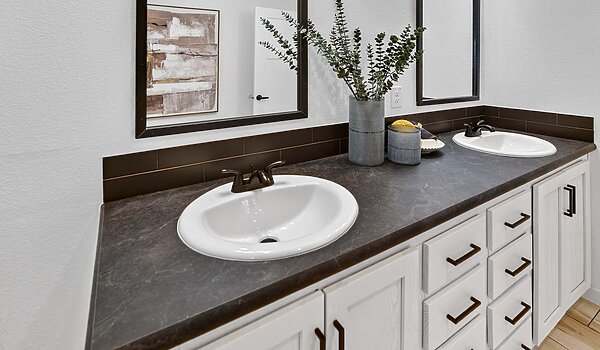 Platte / Meadowlark Bathroom 140345