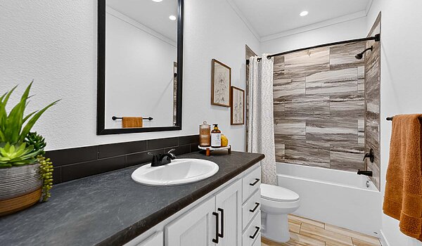 Platte / Meadowlark Bathroom 140347
