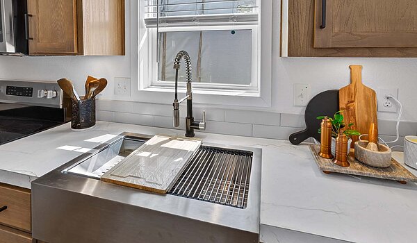 ADU / The Duck Kitchen 140320