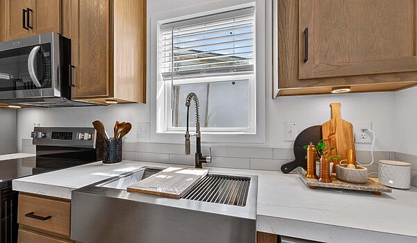 ADU / The Duck Kitchen 140322