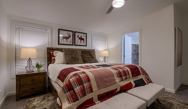 Developer / Mountain Hideaway Bedroom 140368