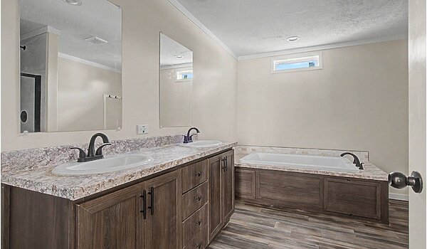 Foundation Limited / Collins 2856H32LM56 Interior 129985