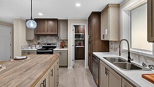 Foundation / Stagg Interior 121674