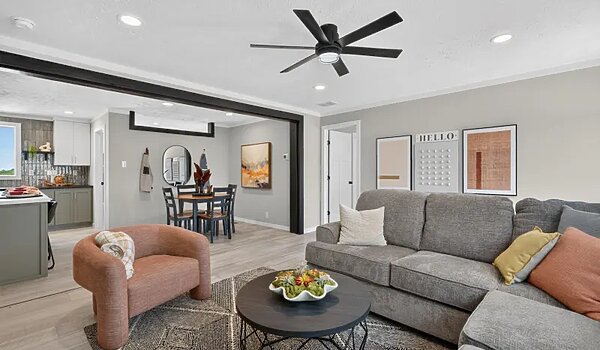 Highland / The Coach House Interior 133921