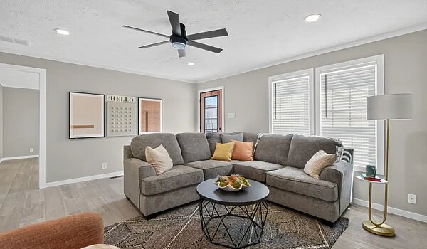 Highland / The Coach House Interior 133922