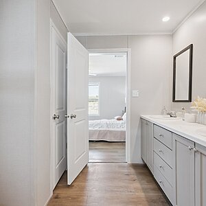 Redman Doublewides / RM2852A-2852H42A2A Bathroom 140697