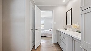 Redman Doublewides / RM2852A-2852H42A2A Bathroom 140697