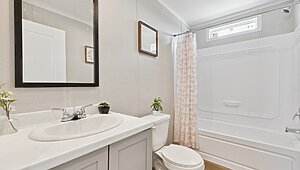 Redman Doublewides / RM2852A-2852H42A2A Bathroom 140699