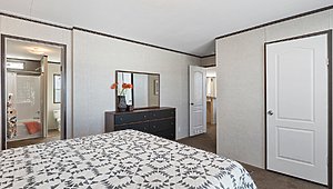 New Moon Doublewides / The Texan NM2856D Bedroom 33118