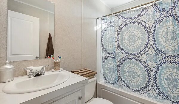 Champion Select Doublewides / CSD2842J-2842H32329 Bathroom 112989