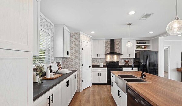 Redman Doublewides / RM3276A-3276H42496 Interior 126869