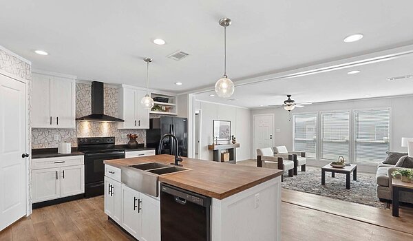 Redman Doublewides / RM3276A-3276H42496 Interior 126870