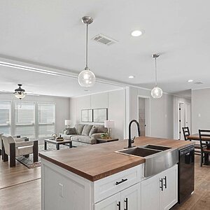 Redman Doublewides / RM3276A-3276H42496 Interior 126871