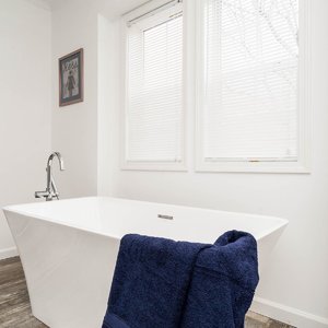 Catena / R10 Bathroom 29215
