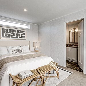 Northwood / L27619 Interior 128000